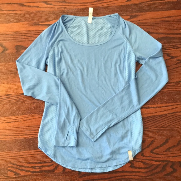 UA heat gear running top - Picture 1 of 3